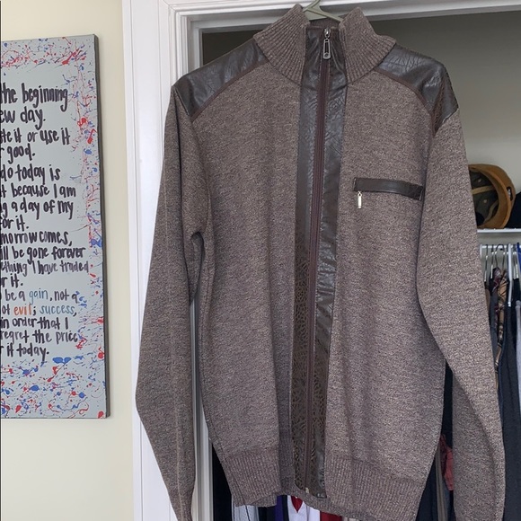 Sweater with a full zipper - Picture 1 of 4